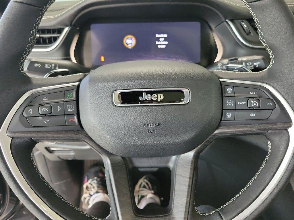 new 2025 Jeep Grand Cherokee car, priced at $47,936