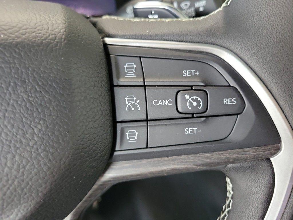 new 2025 Jeep Grand Cherokee car, priced at $47,936