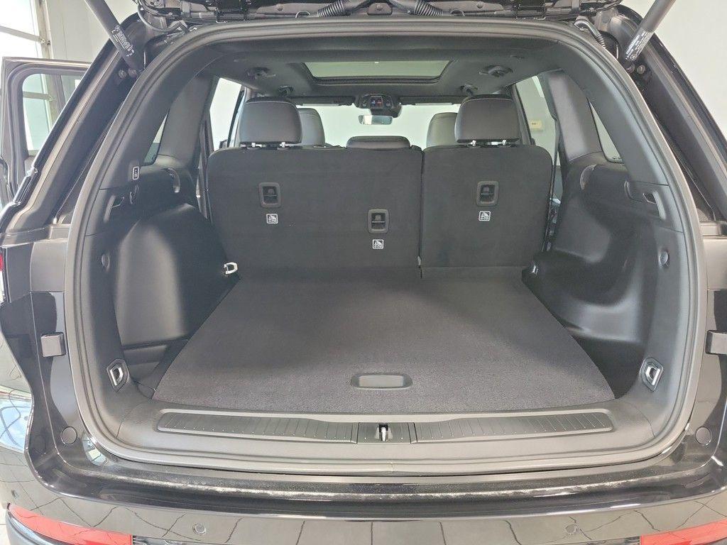 new 2025 Jeep Grand Cherokee car, priced at $47,936