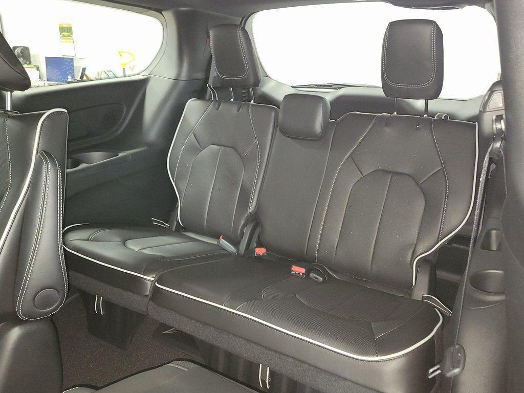 new 2025 Chrysler Pacifica Hybrid car, priced at $50,951