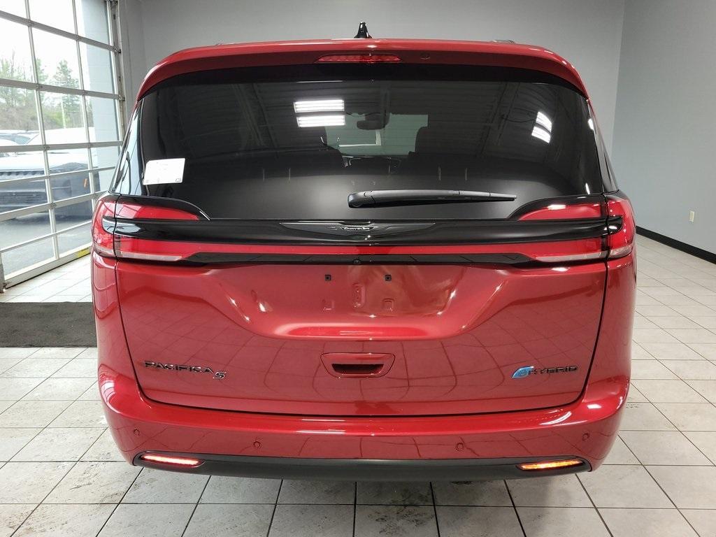 new 2025 Chrysler Pacifica Hybrid car, priced at $51,795