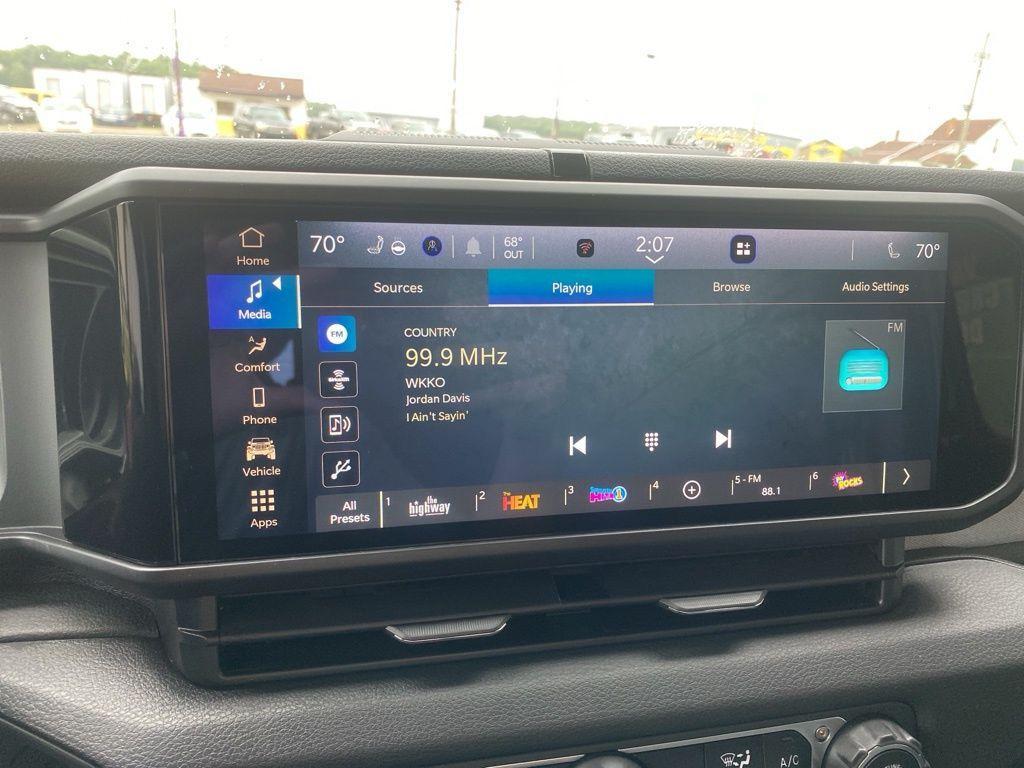 new 2025 Jeep Gladiator car, priced at $47,882