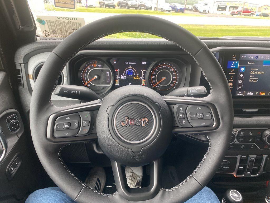 new 2025 Jeep Gladiator car, priced at $47,882