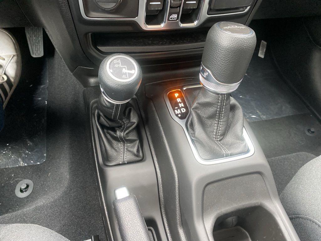 new 2025 Jeep Gladiator car, priced at $47,882