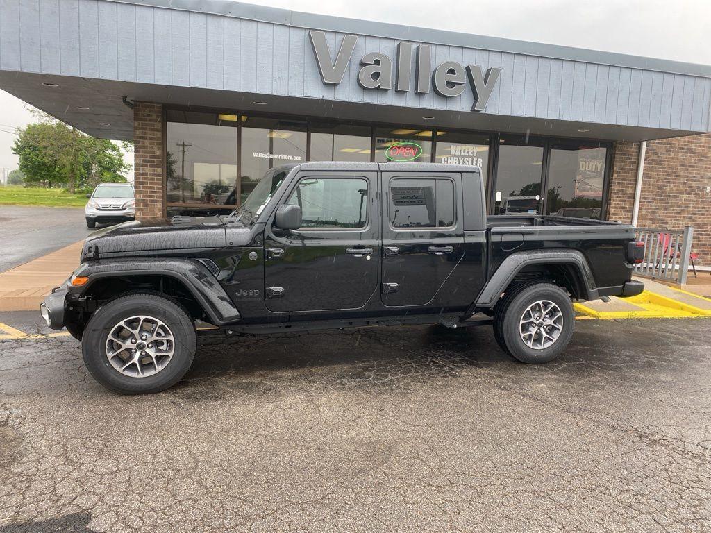 new 2025 Jeep Gladiator car, priced at $47,882