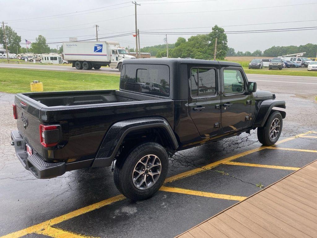 new 2025 Jeep Gladiator car, priced at $47,882