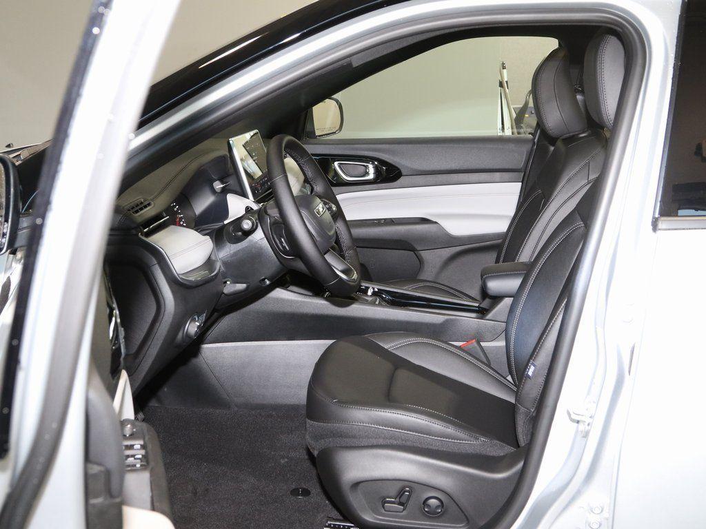 new 2025 Jeep Compass car, priced at $33,665