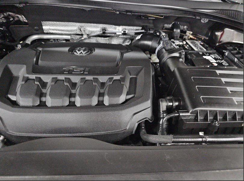 used 2022 Volkswagen Tiguan car, priced at $23,000