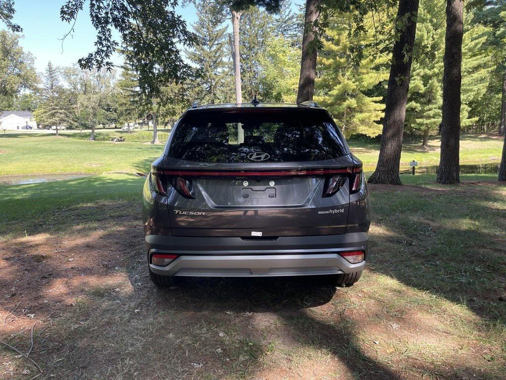 new 2025 Hyundai TUCSON Hybrid car, priced at $37,808