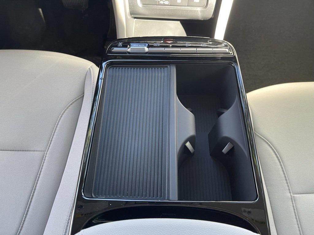 new 2026 Hyundai TUCSON Hybrid car, priced at $33,999