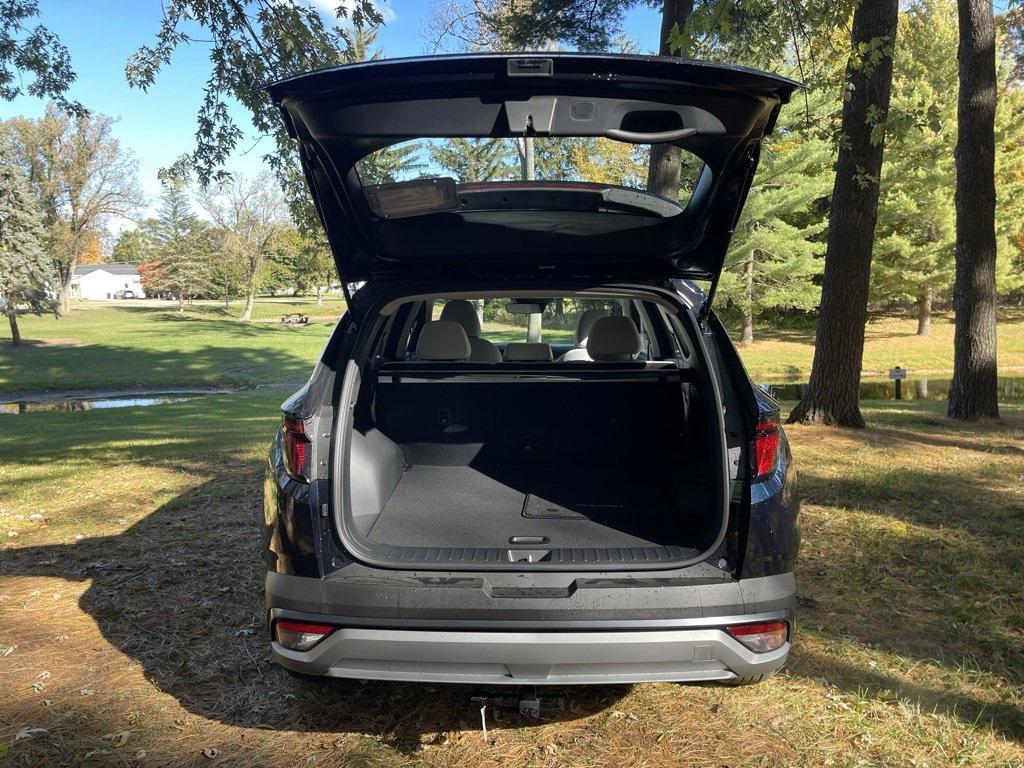 new 2026 Hyundai TUCSON Hybrid car, priced at $33,999