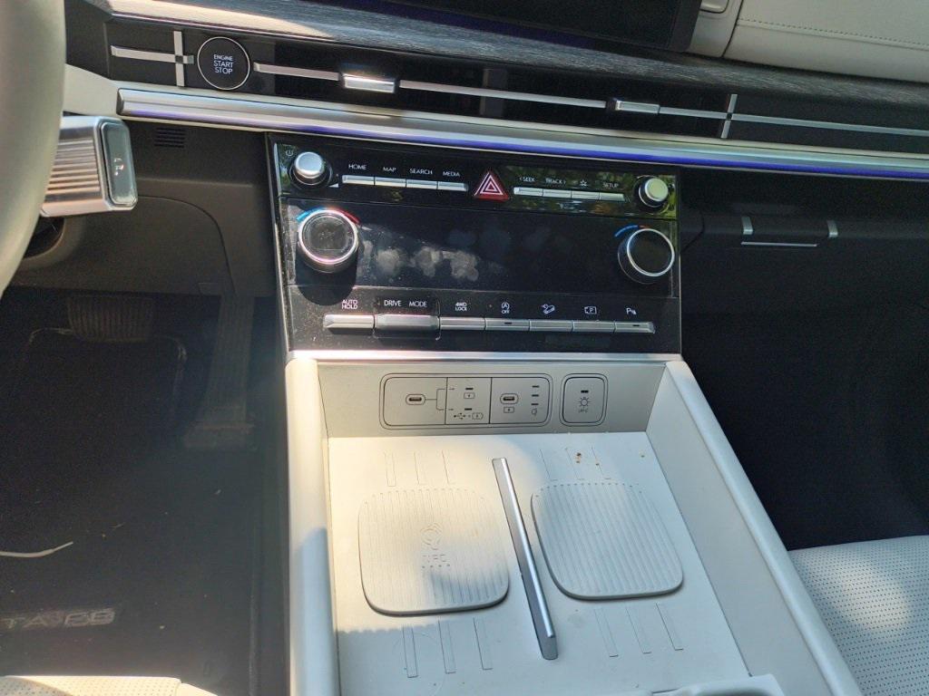 used 2024 Hyundai Santa Fe car, priced at $34,000
