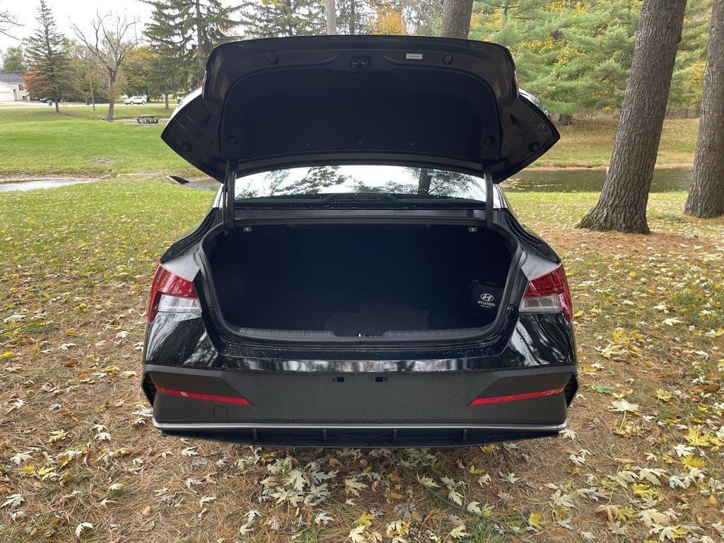 new 2026 Hyundai ELANTRA HEV car, priced at $28,599