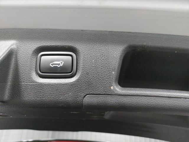 used 2023 Hyundai Santa Fe car, priced at $24,000