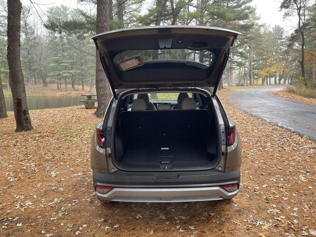 new 2026 Hyundai TUCSON Hybrid car, priced at $35,259