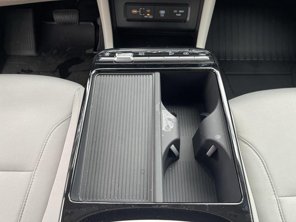 new 2026 Hyundai TUCSON Hybrid car, priced at $35,259