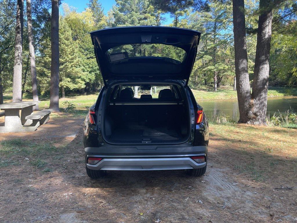 new 2026 Hyundai TUCSON Hybrid car, priced at $42,999