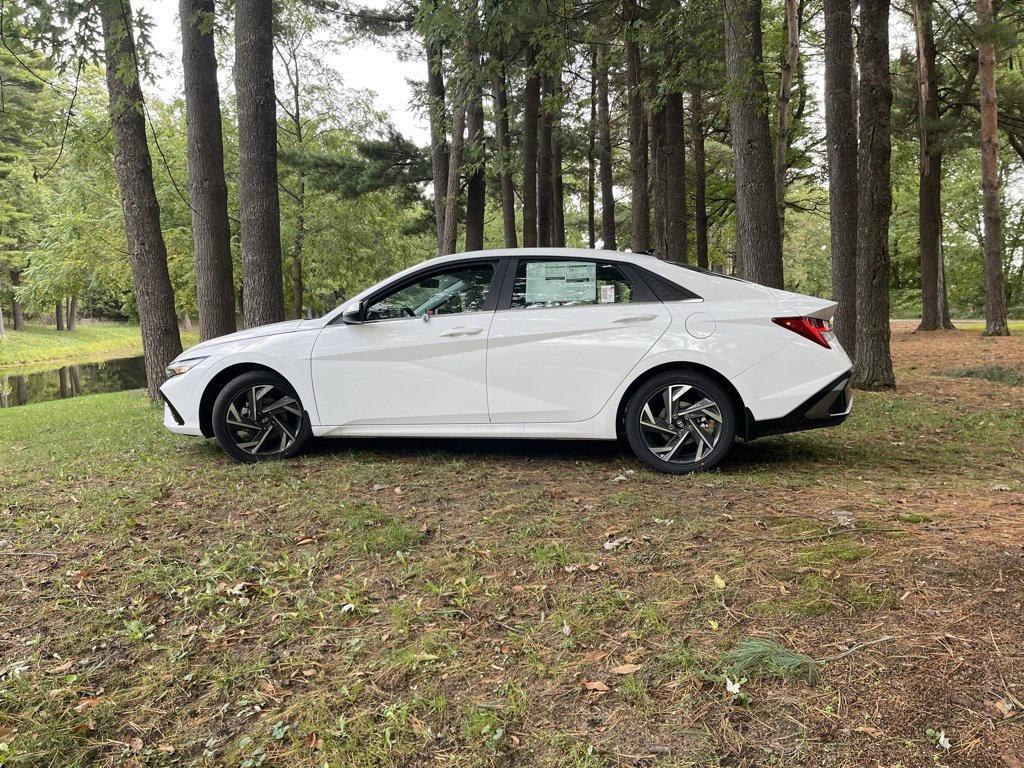 new 2025 Hyundai Elantra car, priced at $27,999