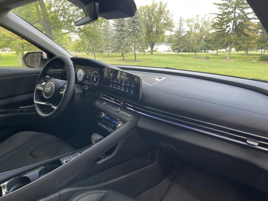 new 2025 Hyundai Elantra car, priced at $27,999