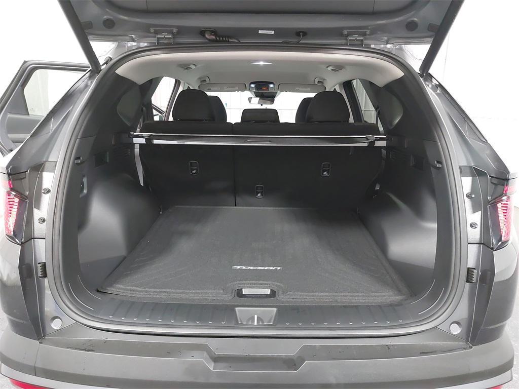 new 2025 Hyundai TUCSON Hybrid car, priced at $34,699