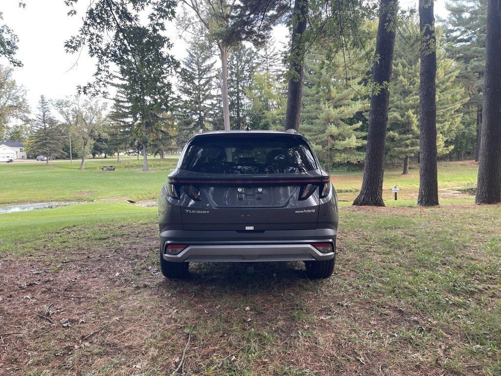 new 2025 Hyundai TUCSON Hybrid car, priced at $40,999