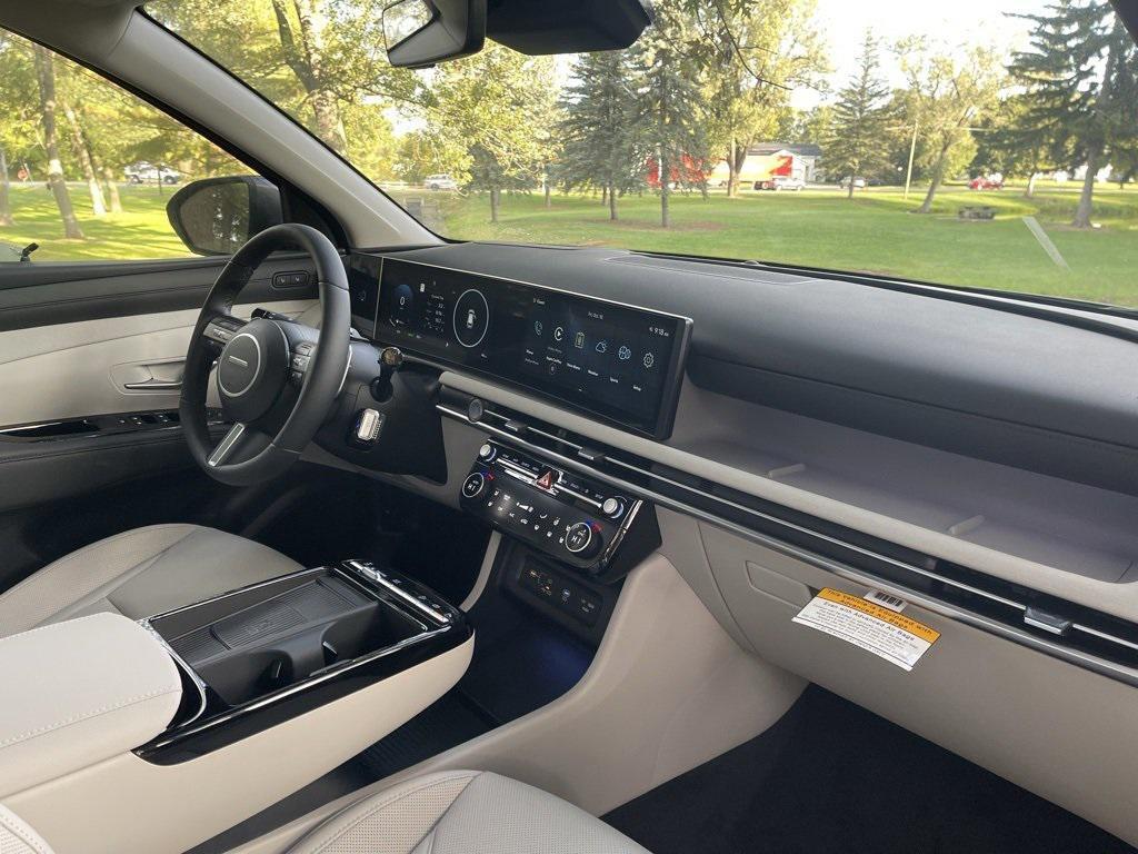 new 2025 Hyundai TUCSON Hybrid car, priced at $40,999