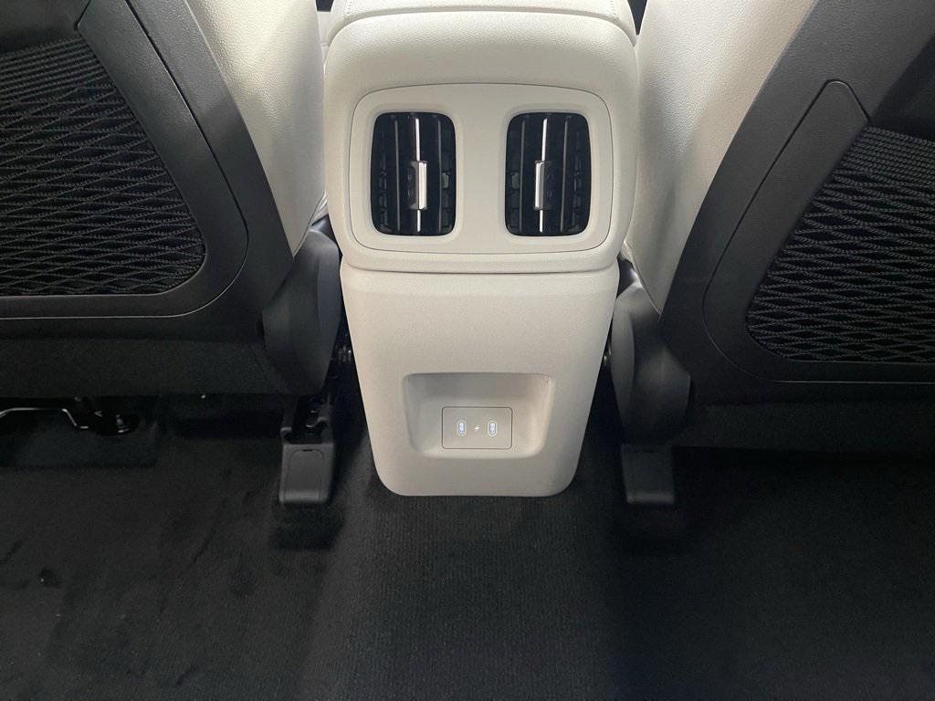 new 2025 Hyundai TUCSON Hybrid car, priced at $40,999