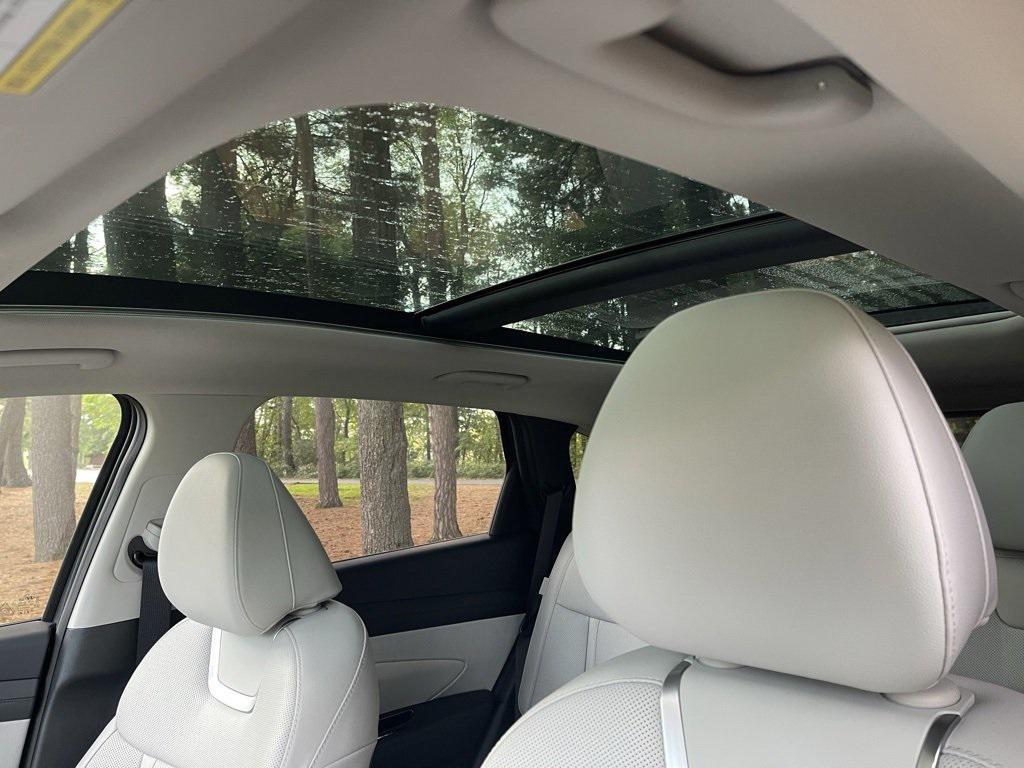 new 2025 Hyundai TUCSON Hybrid car, priced at $40,999