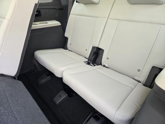 new 2025 Hyundai SANTA FE HEV car, priced at $40,645