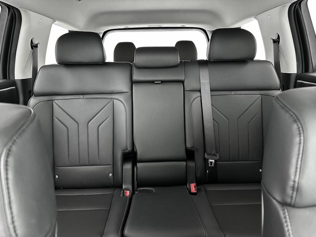 new 2025 Hyundai SANTA FE HEV car, priced at $40,199