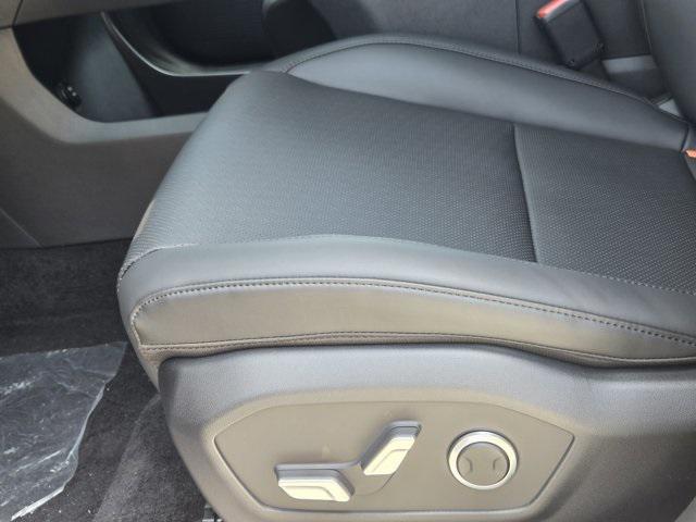 new 2025 Hyundai SANTA FE HEV car, priced at $40,199