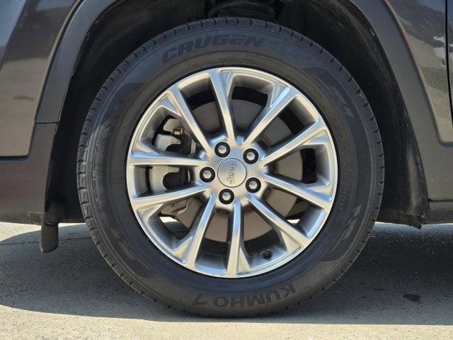 used 2022 Jeep Cherokee car, priced at $19,991