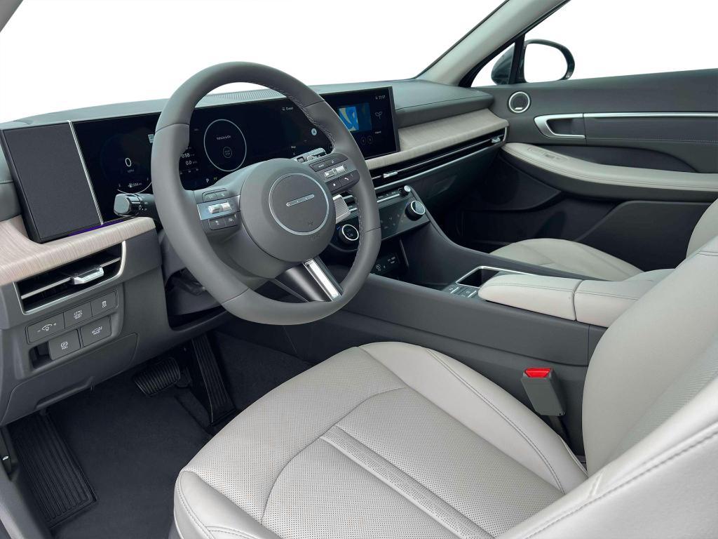new 2025 Hyundai Sonata Hybrid car, priced at $39,485