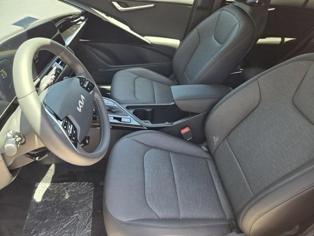 new 2025 Kia Niro car, priced at $35,305