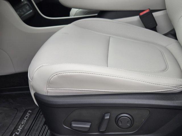 new 2025 Hyundai TUCSON Hybrid car, priced at $38,465