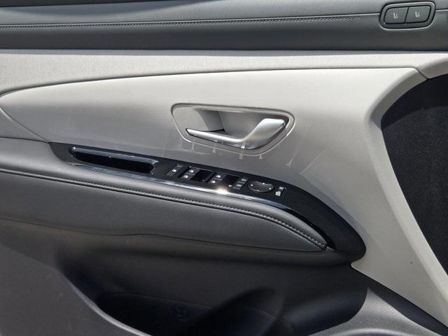 new 2025 Hyundai TUCSON Hybrid car, priced at $43,925
