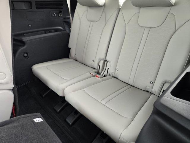 new 2025 Kia Sorento car, priced at $40,881