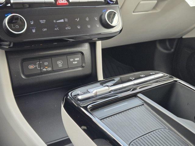 new 2025 Hyundai TUCSON Hybrid car, priced at $43,790