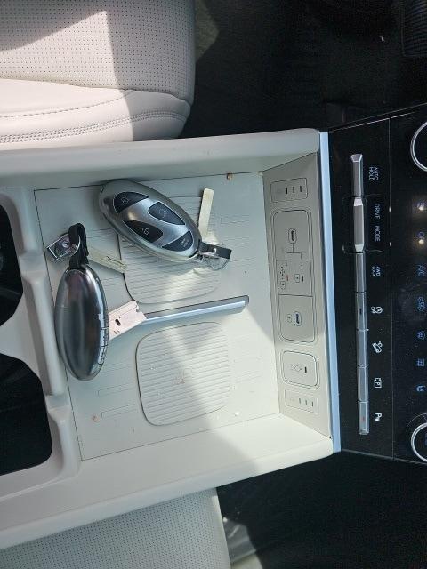 used 2024 Hyundai Santa Fe car, priced at $39,991
