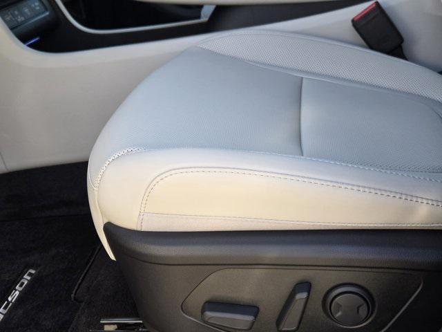 new 2025 Hyundai TUCSON Hybrid car, priced at $38,220