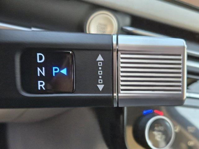 new 2025 Hyundai TUCSON Hybrid car, priced at $38,220