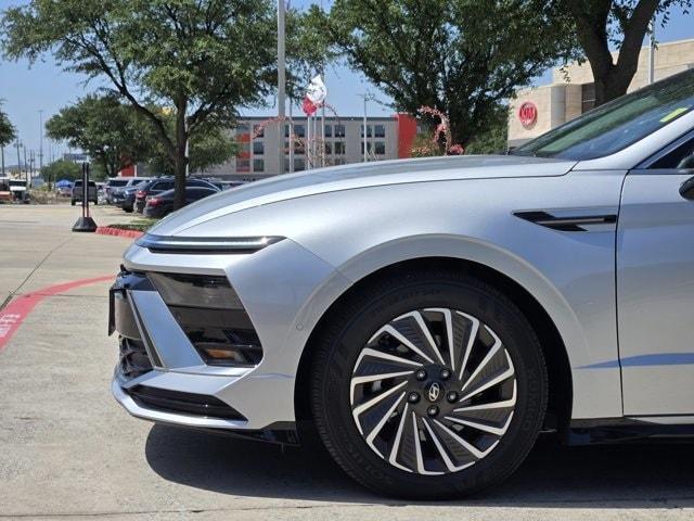 used 2024 Hyundai Sonata Hybrid car, priced at $33,524