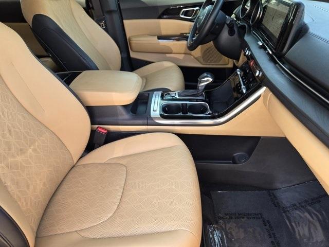 used 2022 Kia Carnival car, priced at $30,782