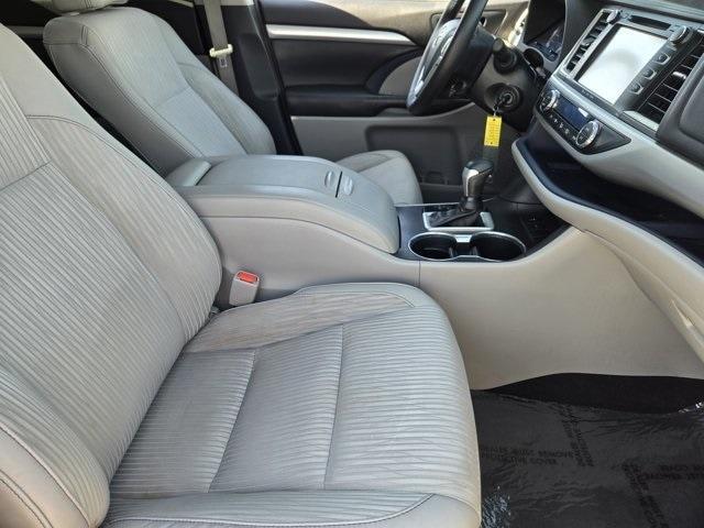 used 2017 Toyota Highlander car, priced at $19,580