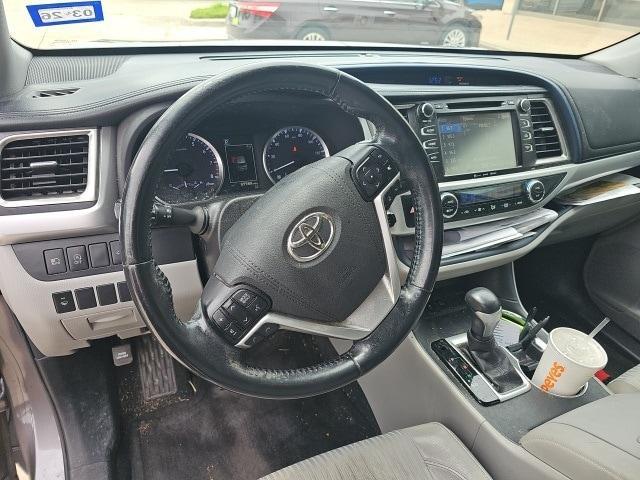 used 2017 Toyota Highlander car, priced at $19,580