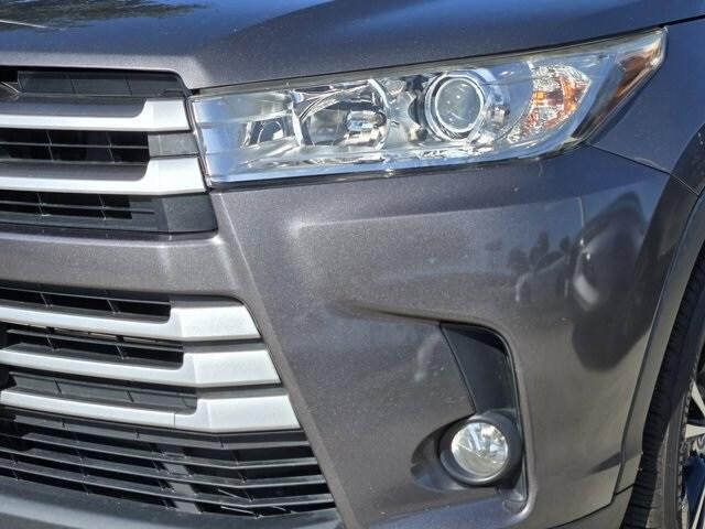 used 2017 Toyota Highlander car, priced at $19,580
