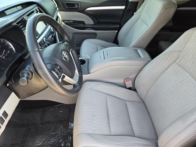 used 2017 Toyota Highlander car, priced at $19,580