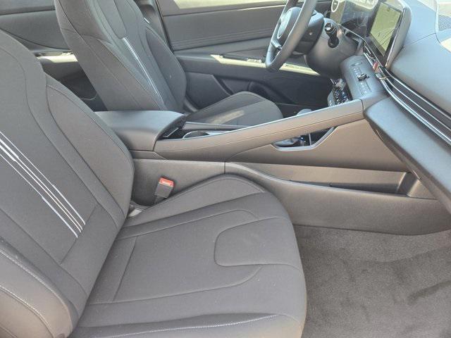 new 2025 Hyundai ELANTRA HEV car, priced at $29,685