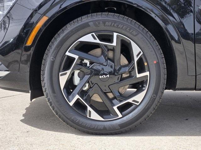 new 2025 Kia Sportage car, priced at $35,811