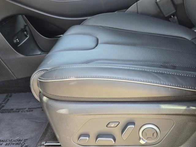 used 2025 Hyundai Palisade car, priced at $45,991